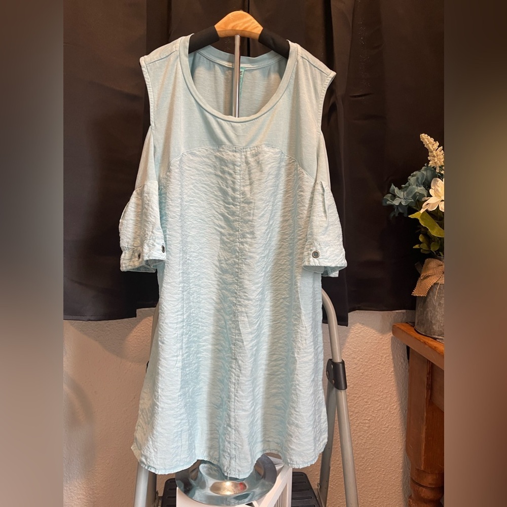 Light Blue Cold Shoulder Mixed Media‎ Grommet Bell Sleeve Tunic Top